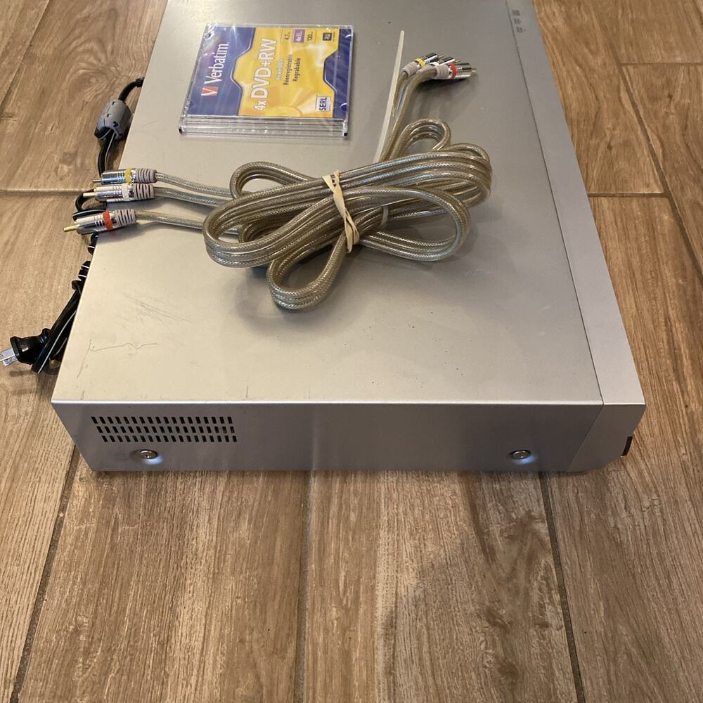 Panasonic DMR-ES35V Combo VCR VHS DVD RAM Player Recorder No Remote - Picture 2 of 9